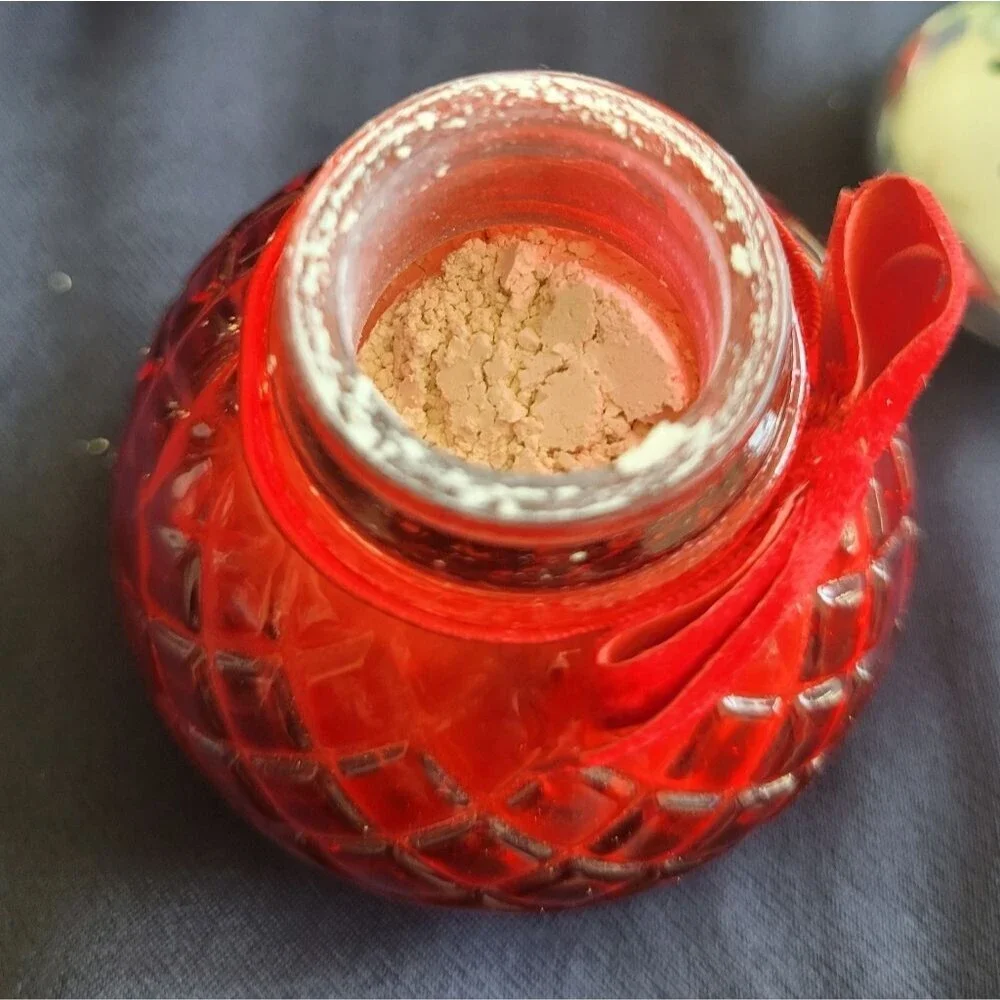 Avon Unforgettable Powder Sachet 1.5 oz Red Glass Jar with Original Box